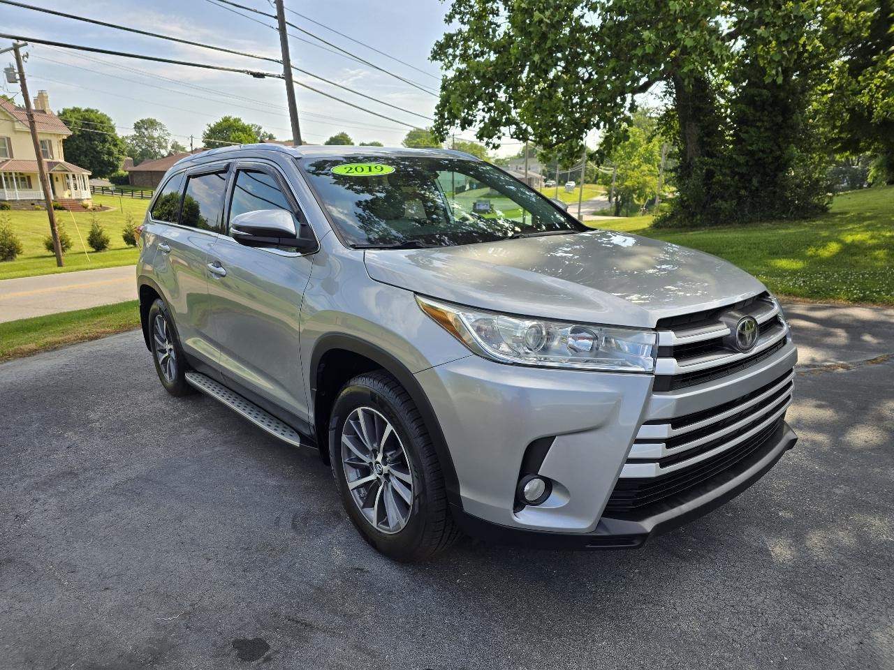 Toyota Highlander XLE AWD V6 2019