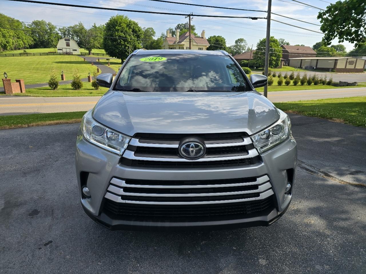 Toyota Highlander XLE AWD V6 2019