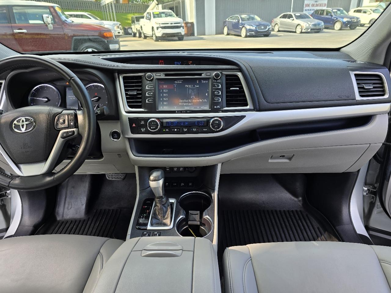 Toyota Highlander XLE AWD V6 2019