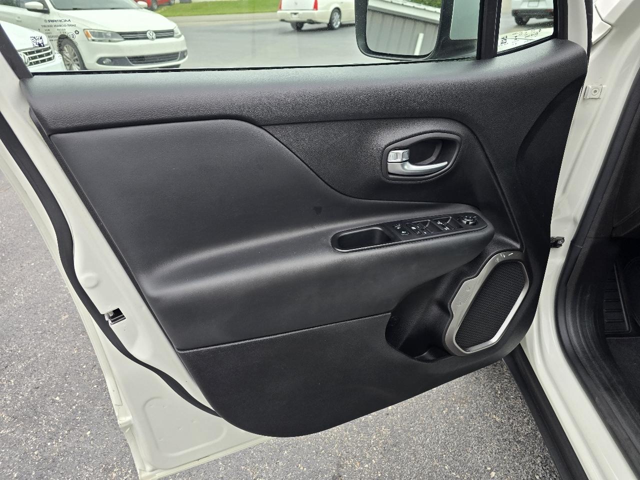 2018 Jeep Renegade Limited - Photo 11