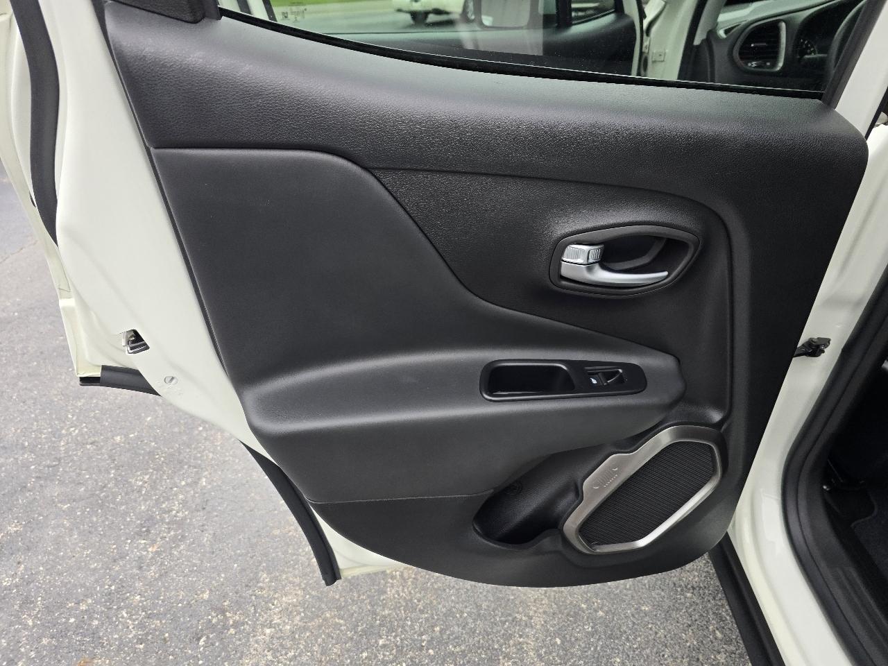 2018 Jeep Renegade Limited - Photo 13
