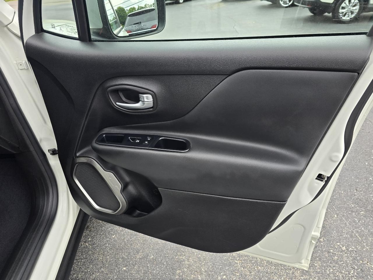 2018 Jeep Renegade Limited - Photo 17