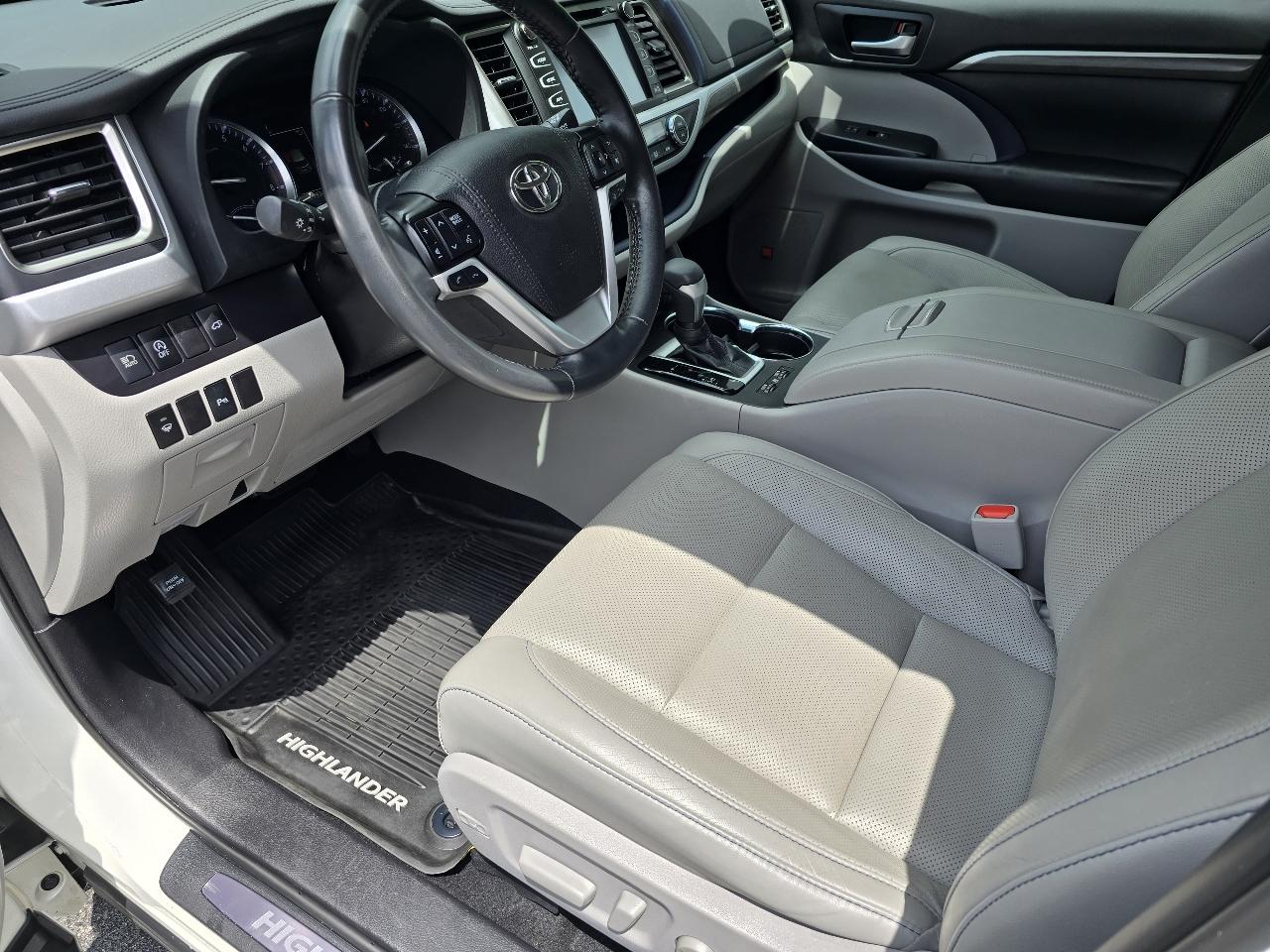 Toyota Highlander Limited AWD V6 2019