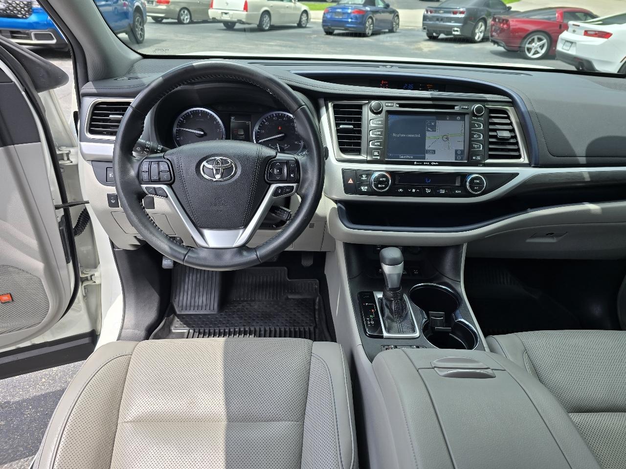 Toyota Highlander Limited AWD V6 2019
