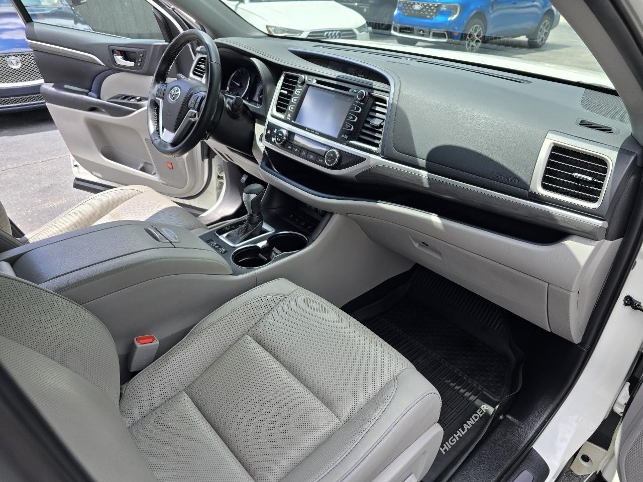 Toyota Highlander Limited AWD V6 2019