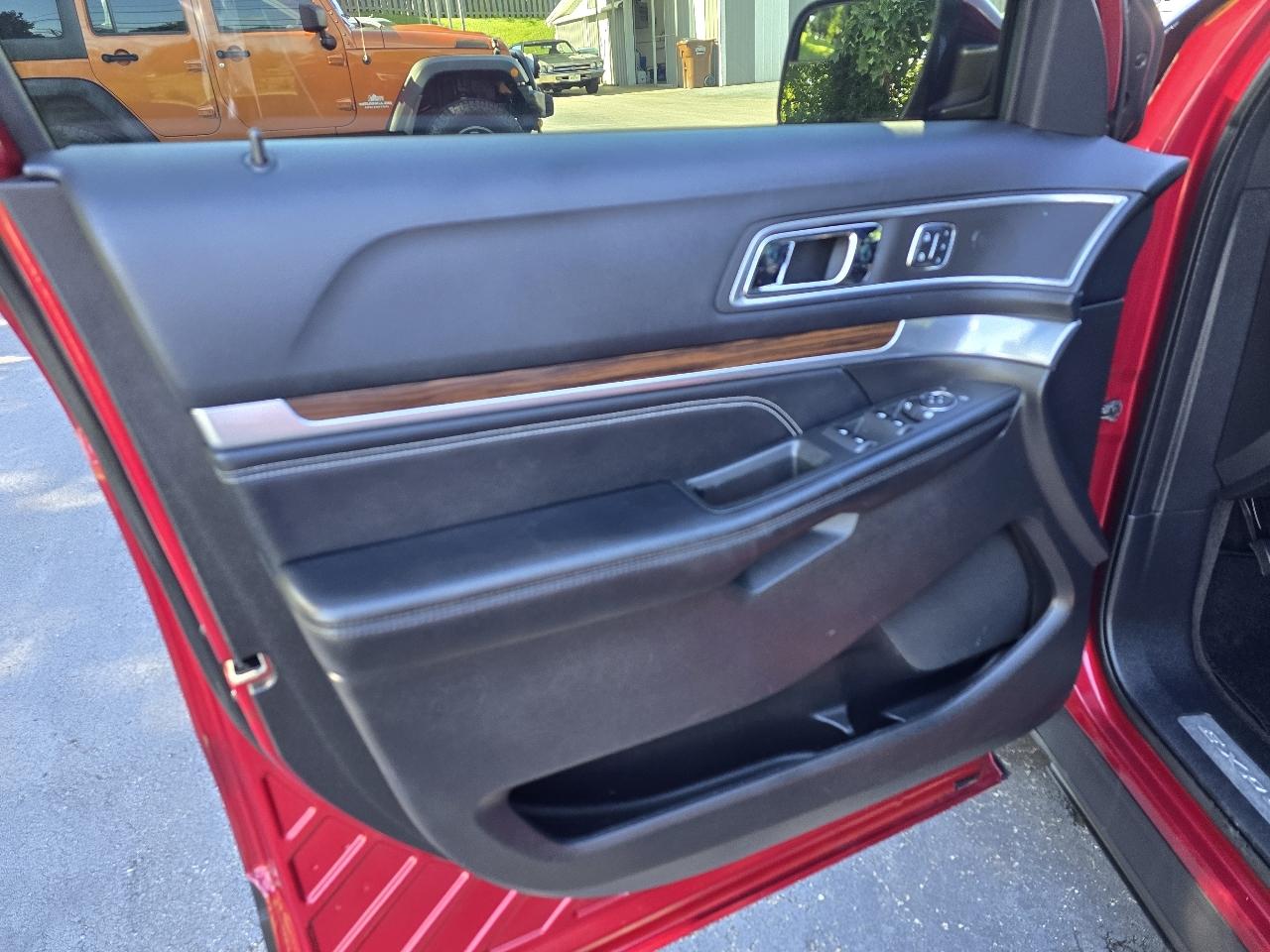 Ford Explorer Limited 4WD 2016