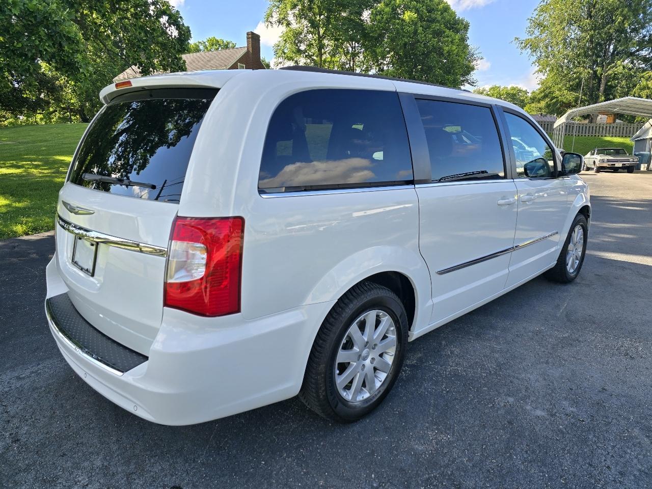 Chrysler Town & Country Touring 2014