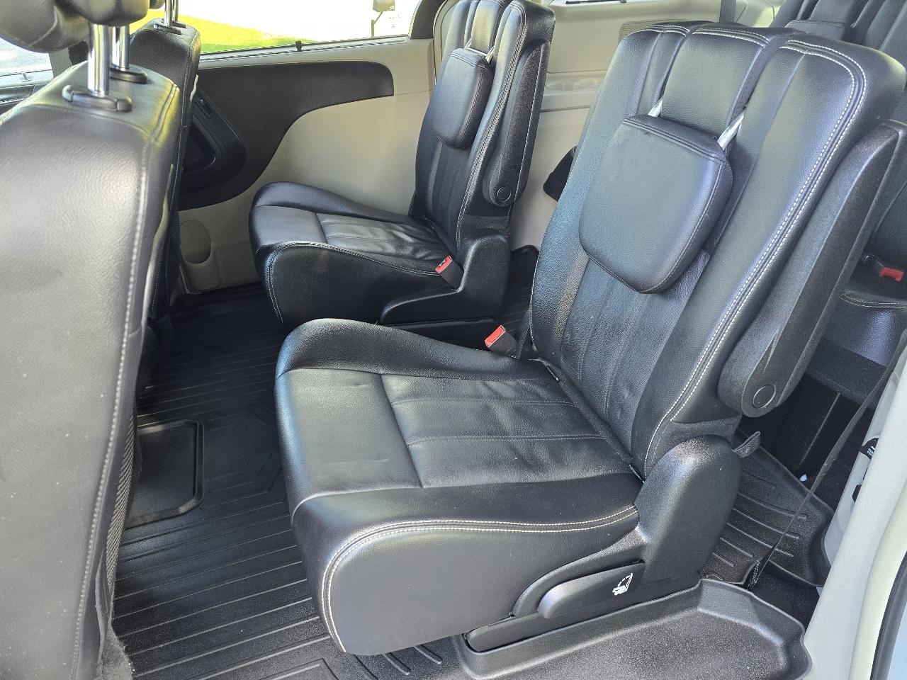 Chrysler Town & Country Touring 2014