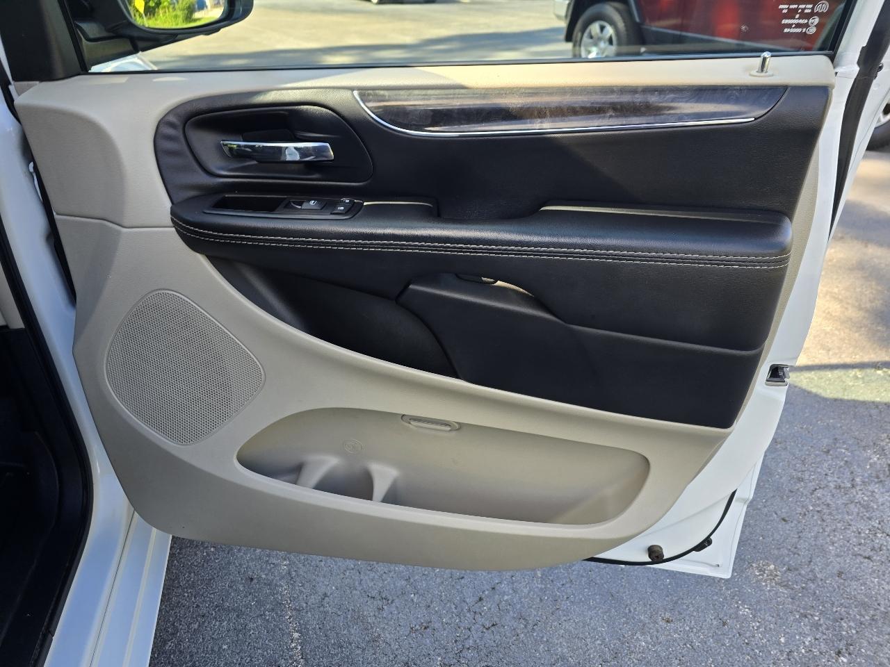 Chrysler Town & Country Touring 2014