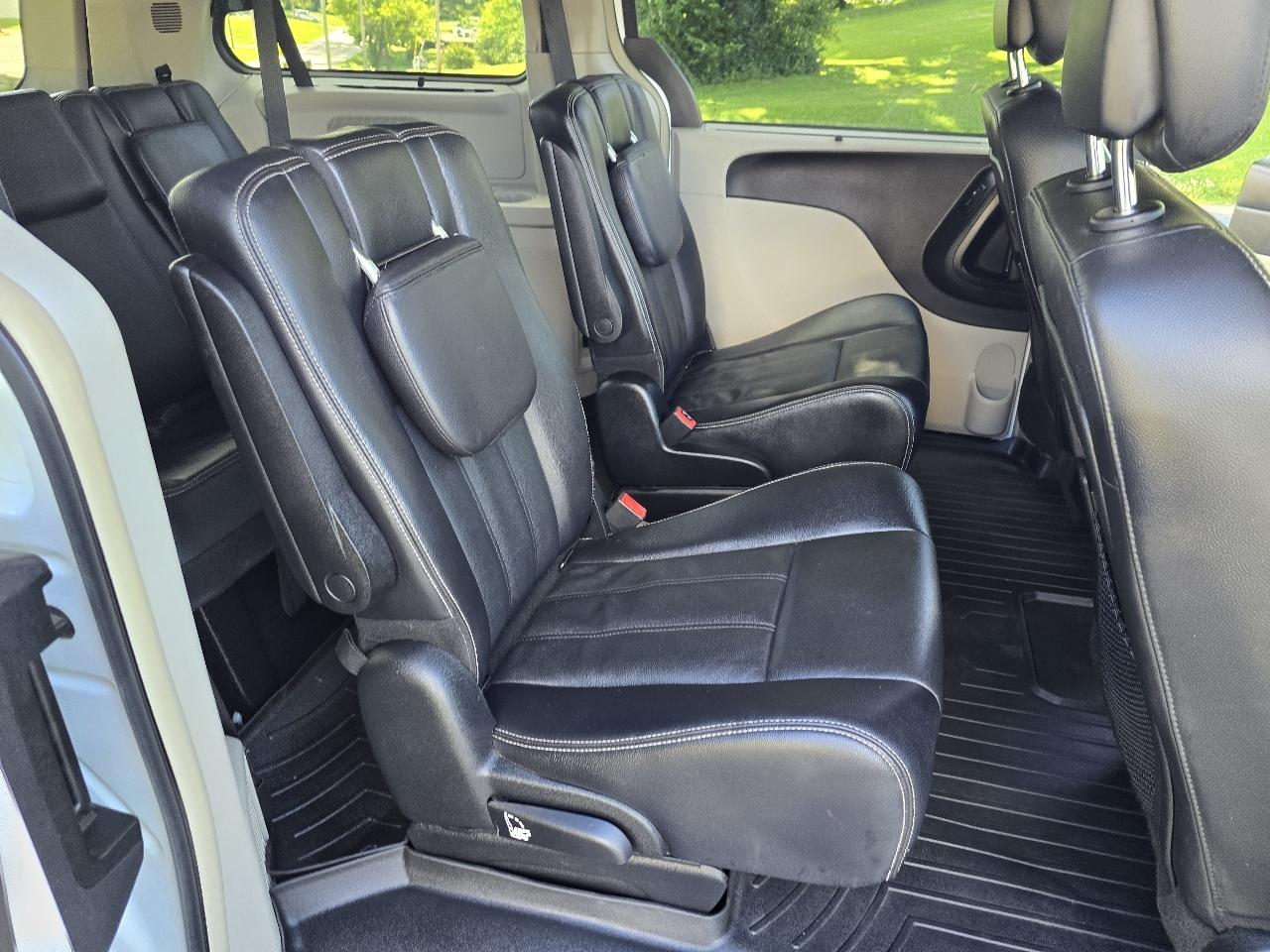Chrysler Town & Country Touring 2014