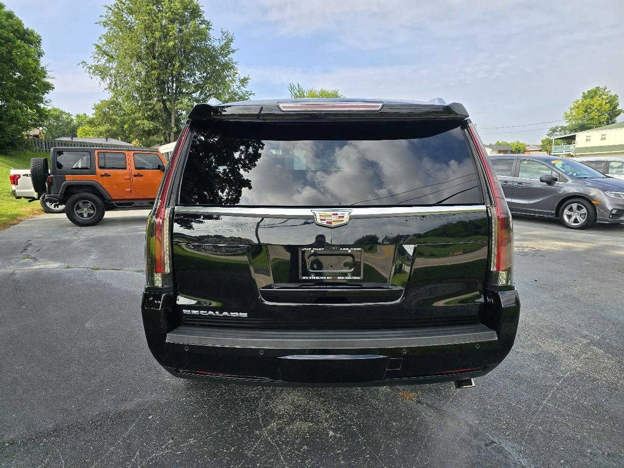 Cadillac Escalade Platinum 4WD 2019