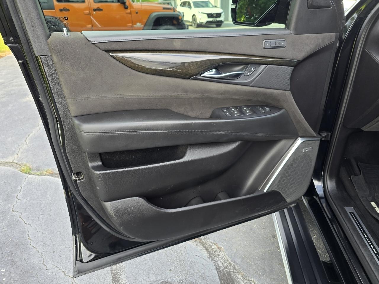 Cadillac Escalade Platinum 4WD 2019
