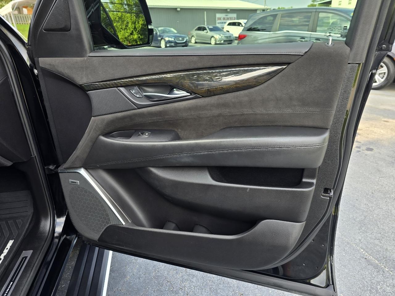 Cadillac Escalade Platinum 4WD 2019