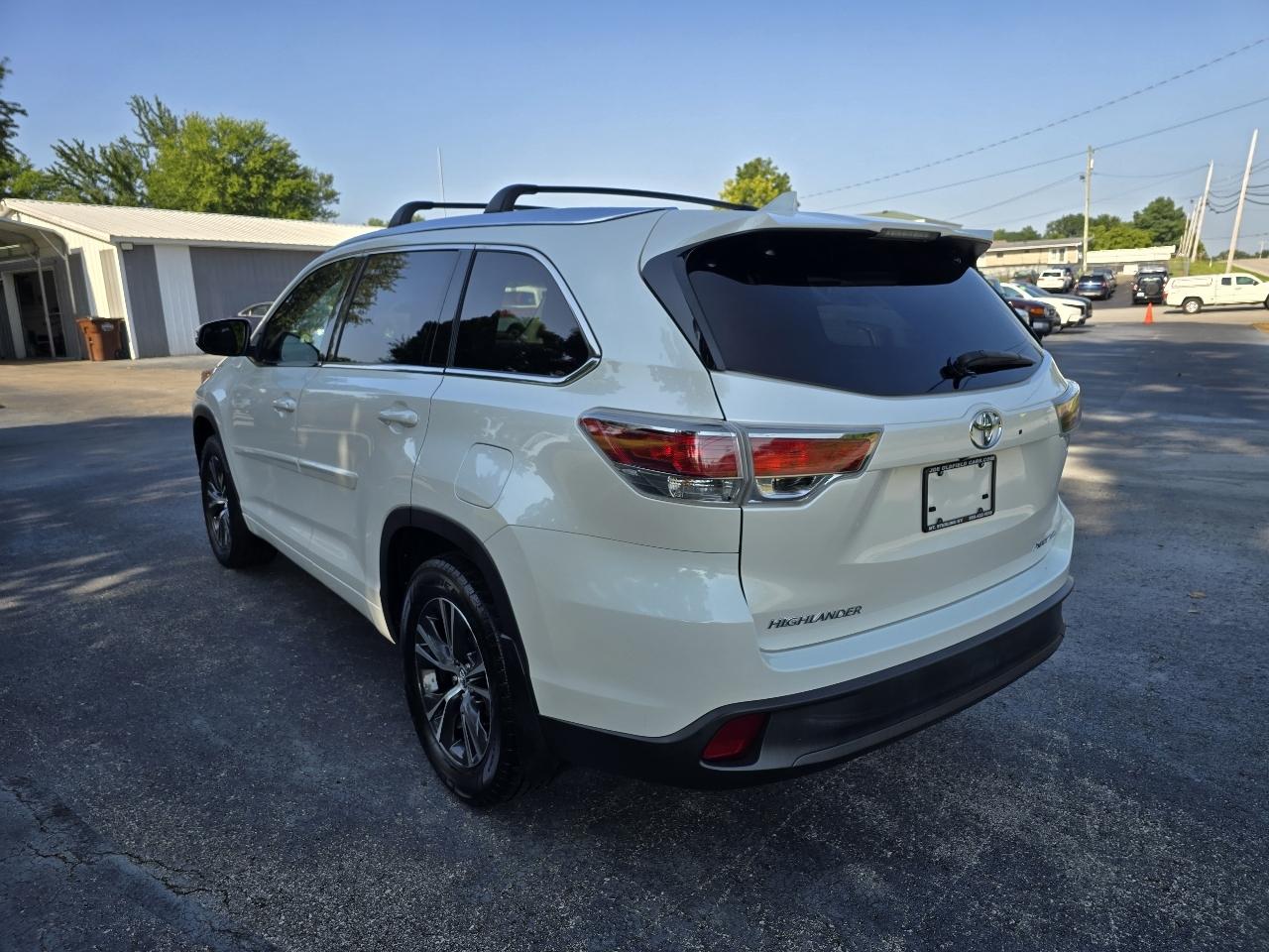 Toyota Highlander XLE AWD V6 2016