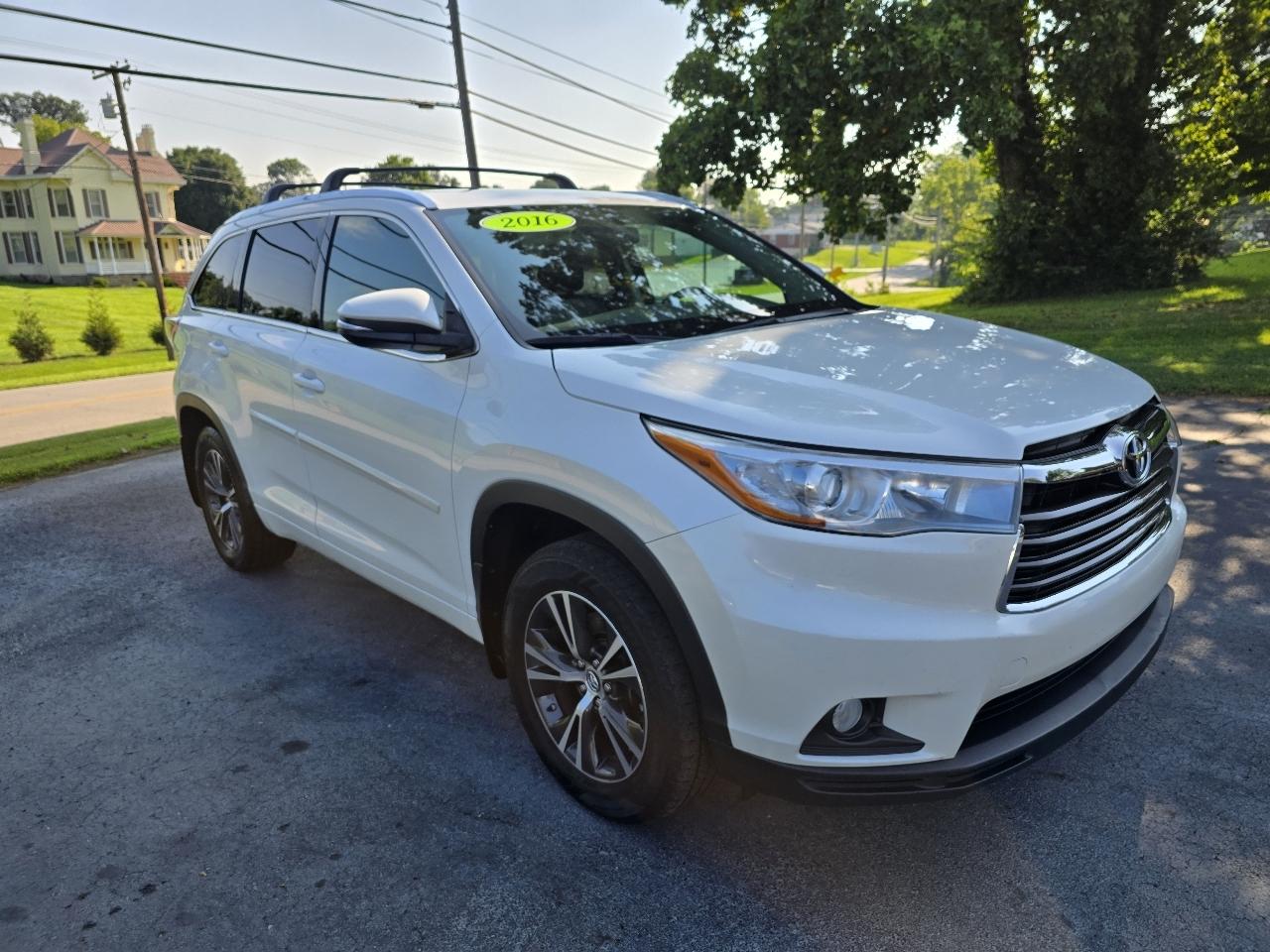 Toyota Highlander XLE AWD V6 2016