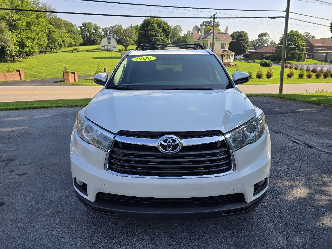 Toyota Highlander XLE AWD V6 2016