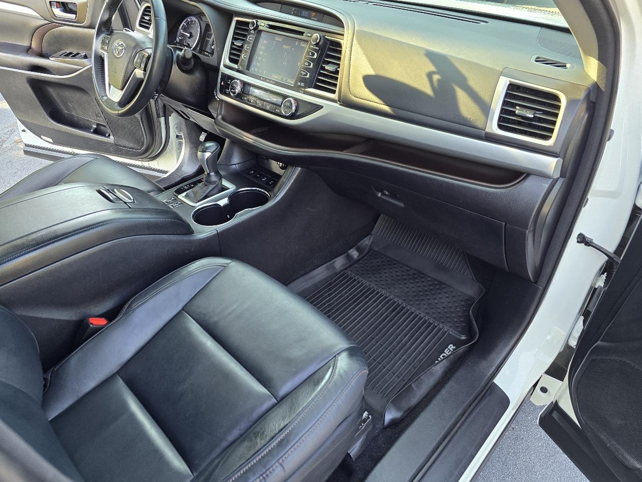 Toyota Highlander XLE AWD V6 2016