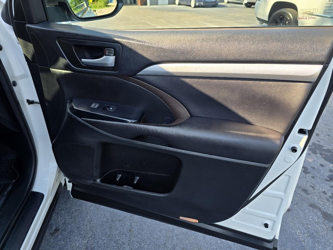 Toyota Highlander XLE AWD V6 2016