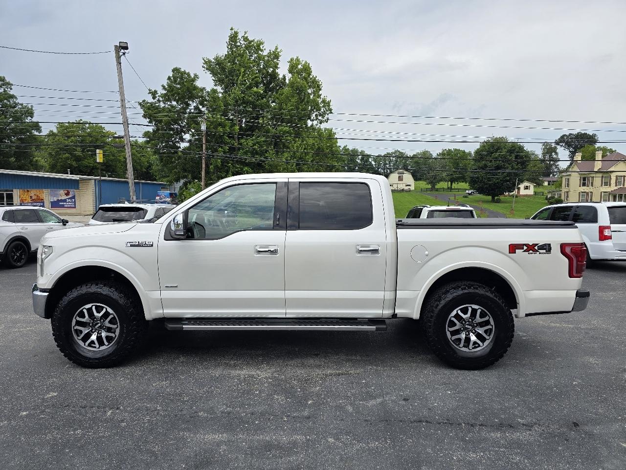 Ford F-150 4WD SuperCrew 145" Lariat 2016