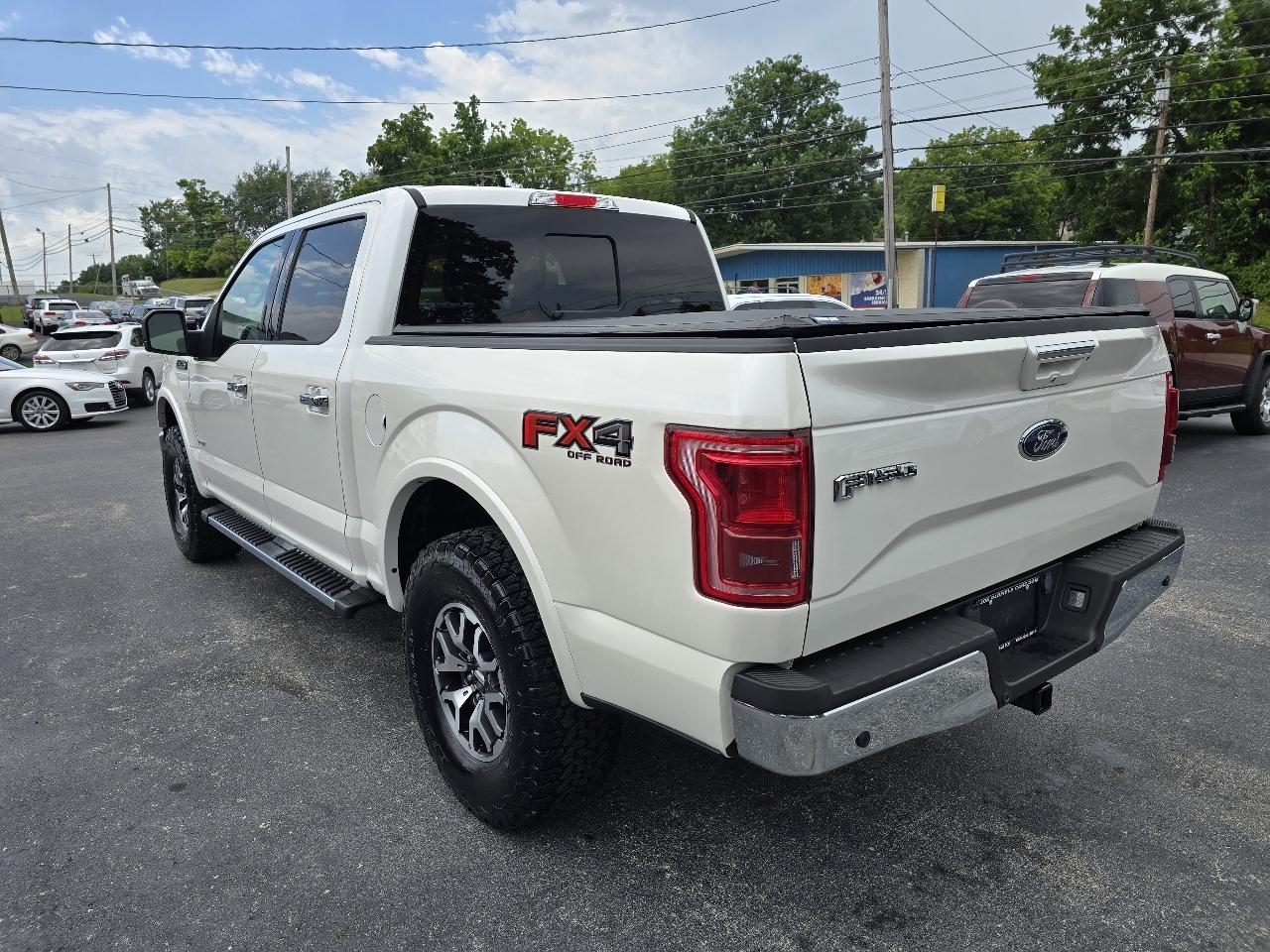 Ford F-150 4WD SuperCrew 145" Lariat 2016