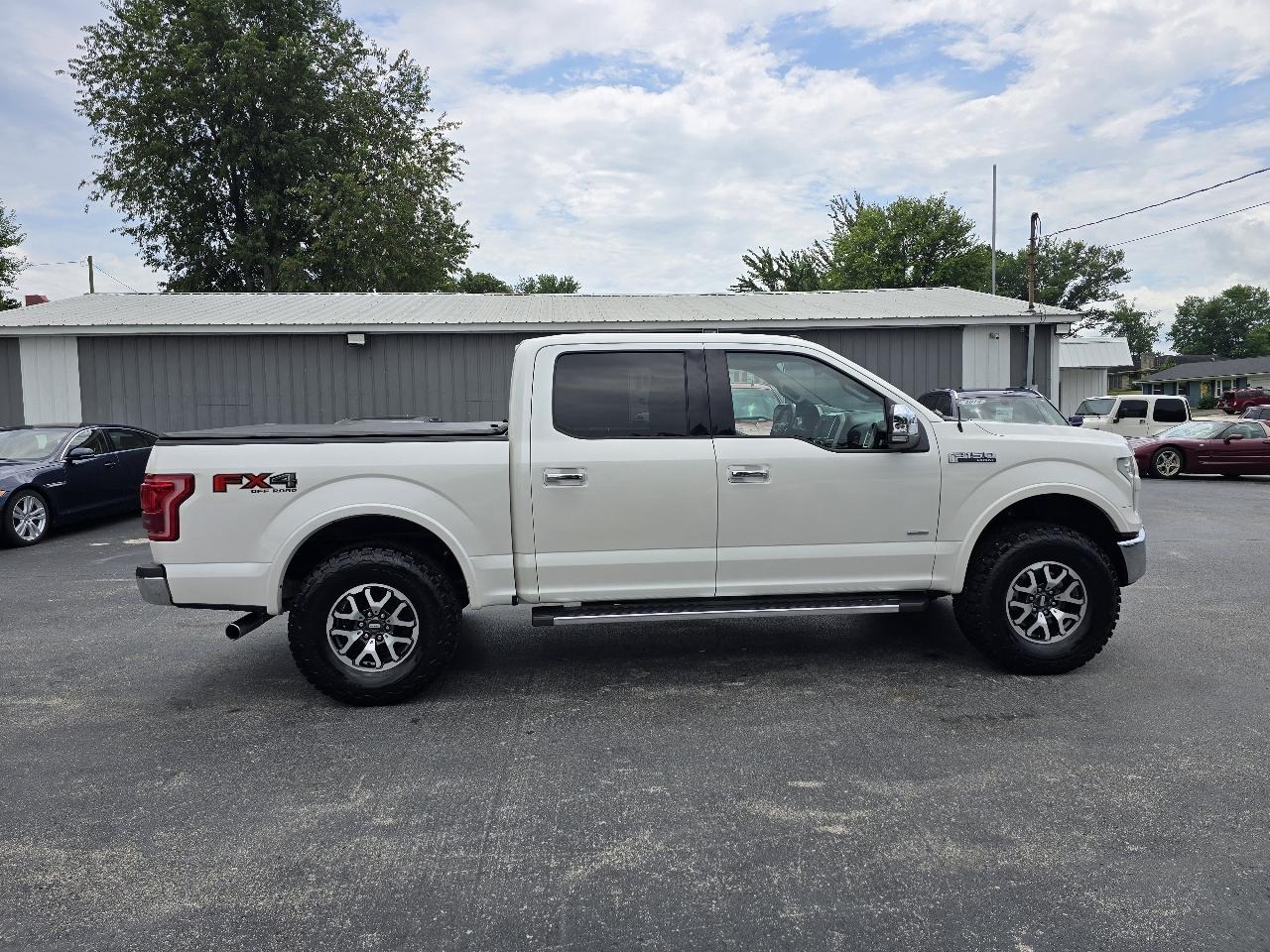Ford F-150 4WD SuperCrew 145" Lariat 2016