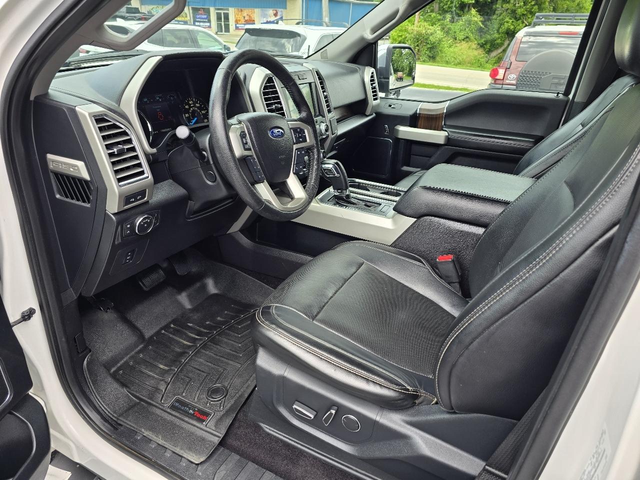 Ford F-150 4WD SuperCrew 145" Lariat 2016