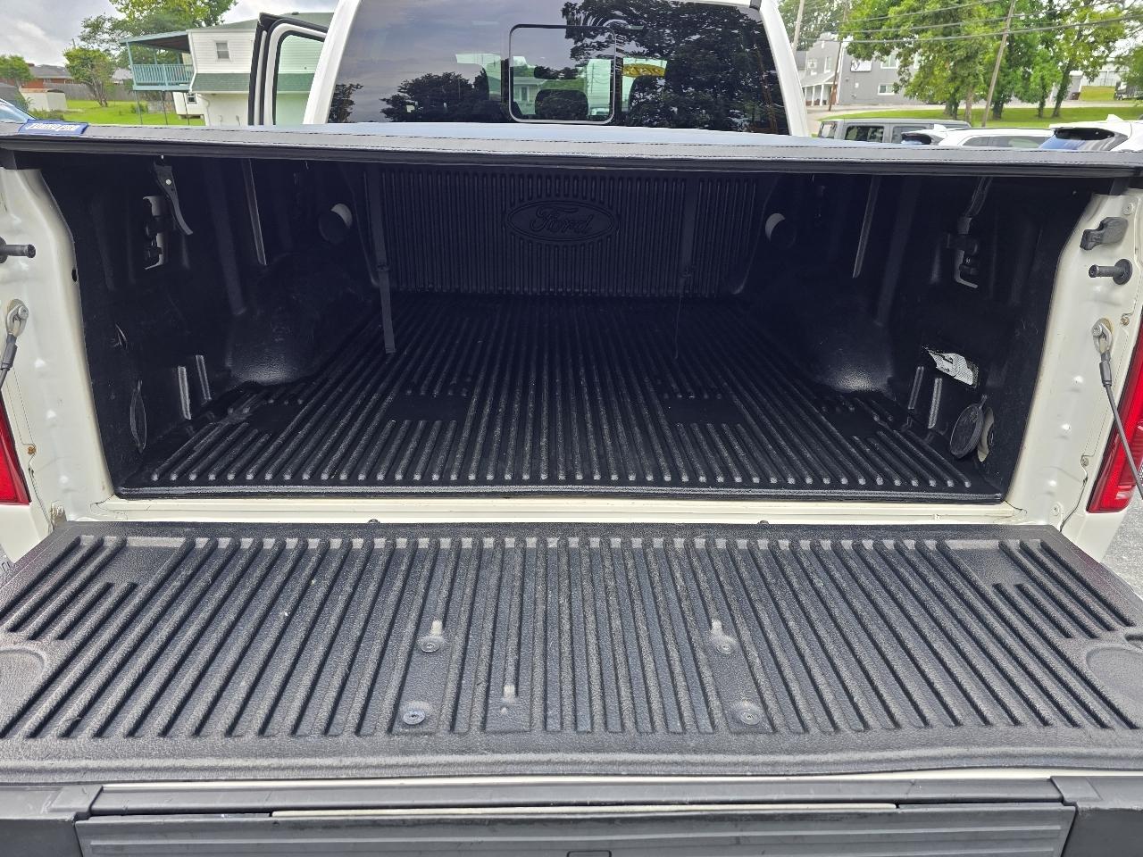 Ford F-150 4WD SuperCrew 145" Lariat 2016