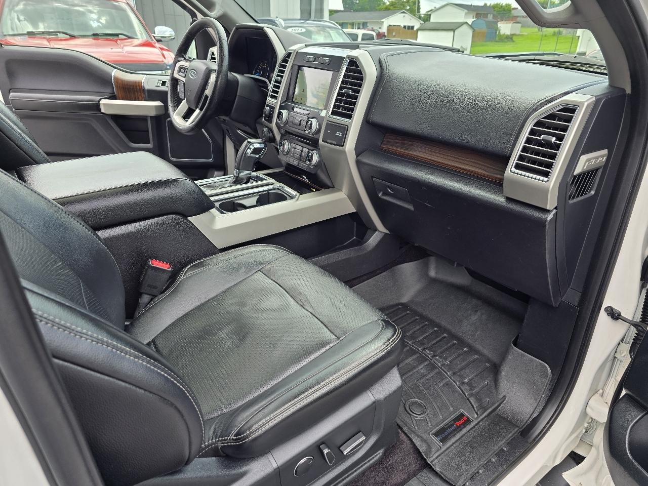 Ford F-150 4WD SuperCrew 145" Lariat 2016