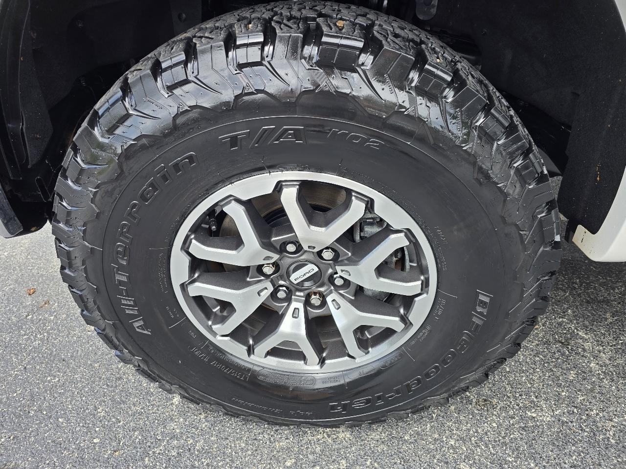 Ford F-150 4WD SuperCrew 145" Lariat 2016