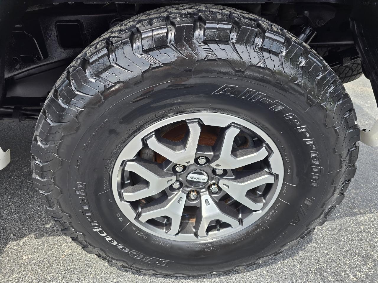 Ford F-150 4WD SuperCrew 145" Lariat 2016