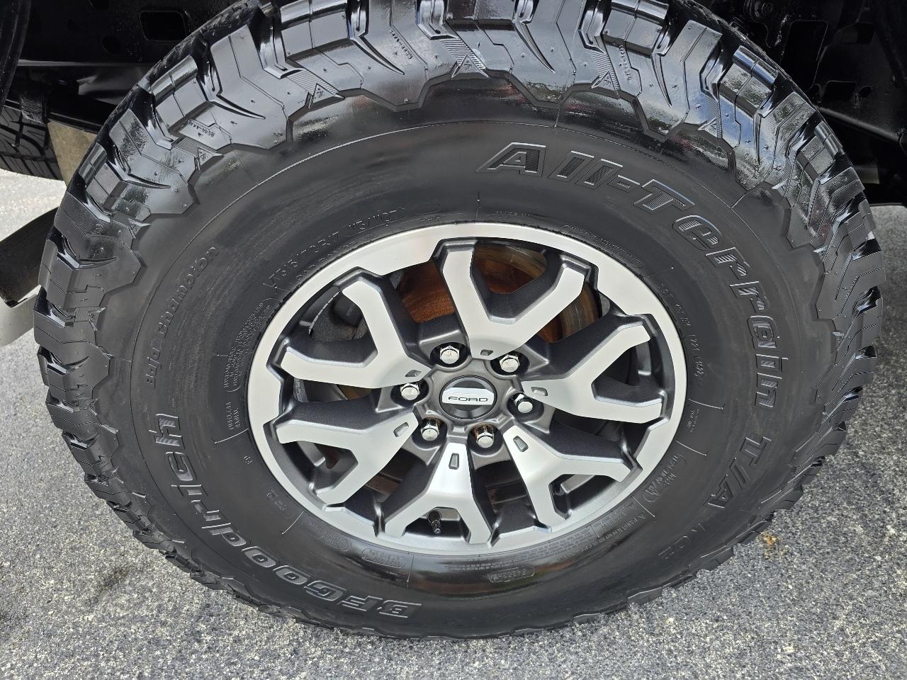 Ford F-150 4WD SuperCrew 145" Lariat 2016