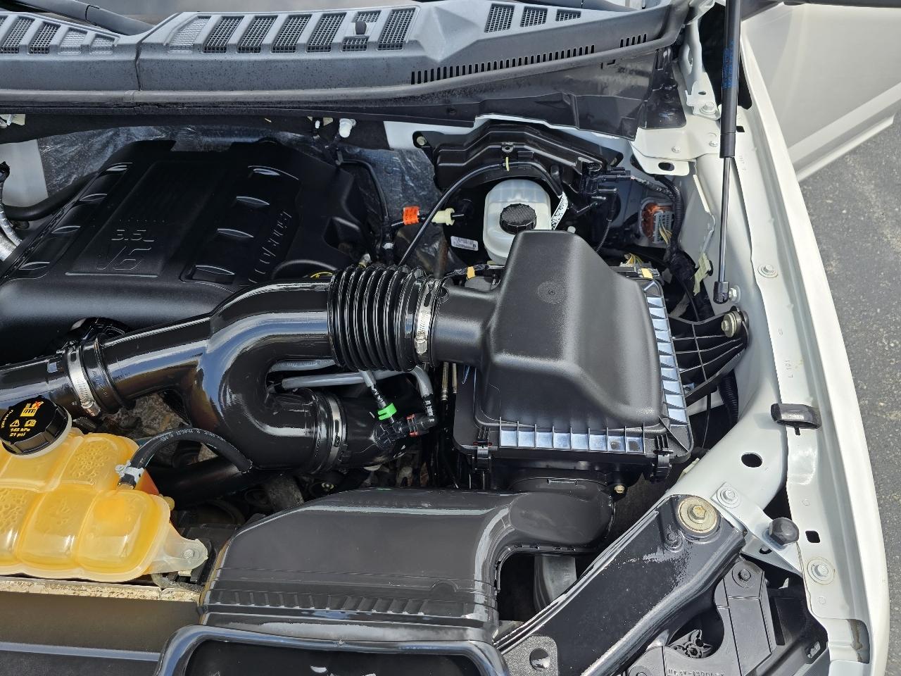 Ford F-150 4WD SuperCrew 145" Lariat 2016
