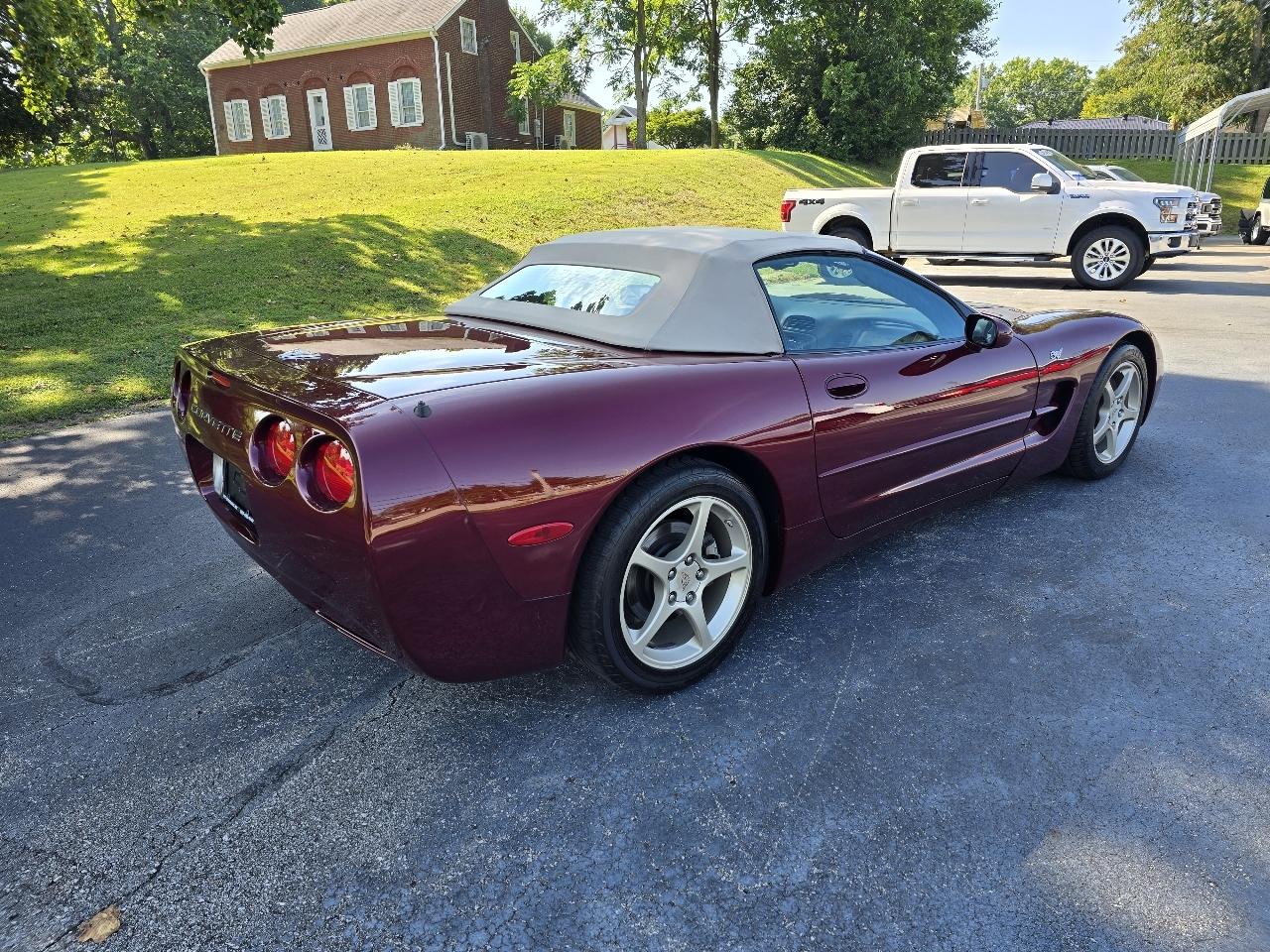 Chevrolet Corvette 2dr Conv w/2LT 2003