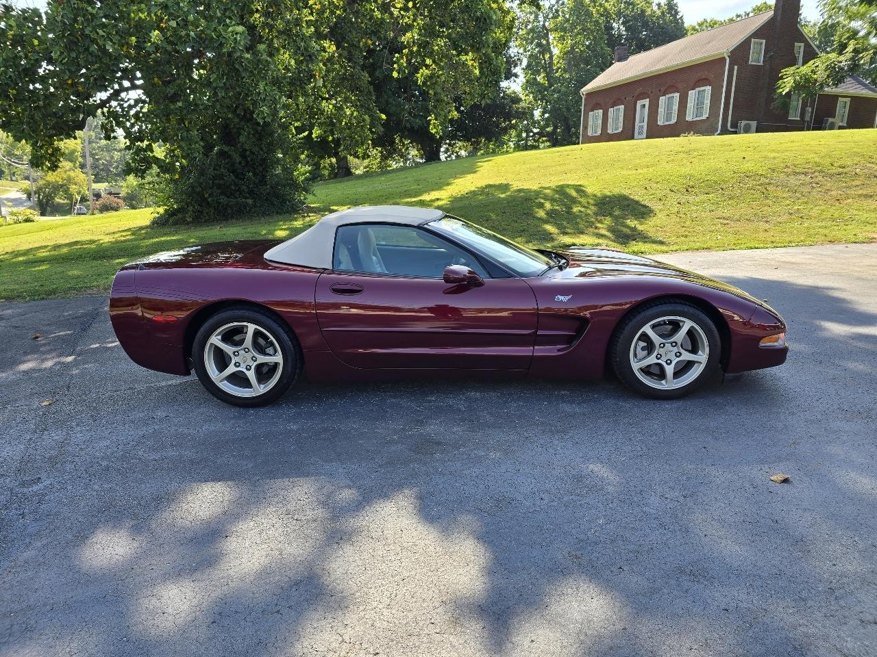 Chevrolet Corvette 2dr Conv w/2LT 2003