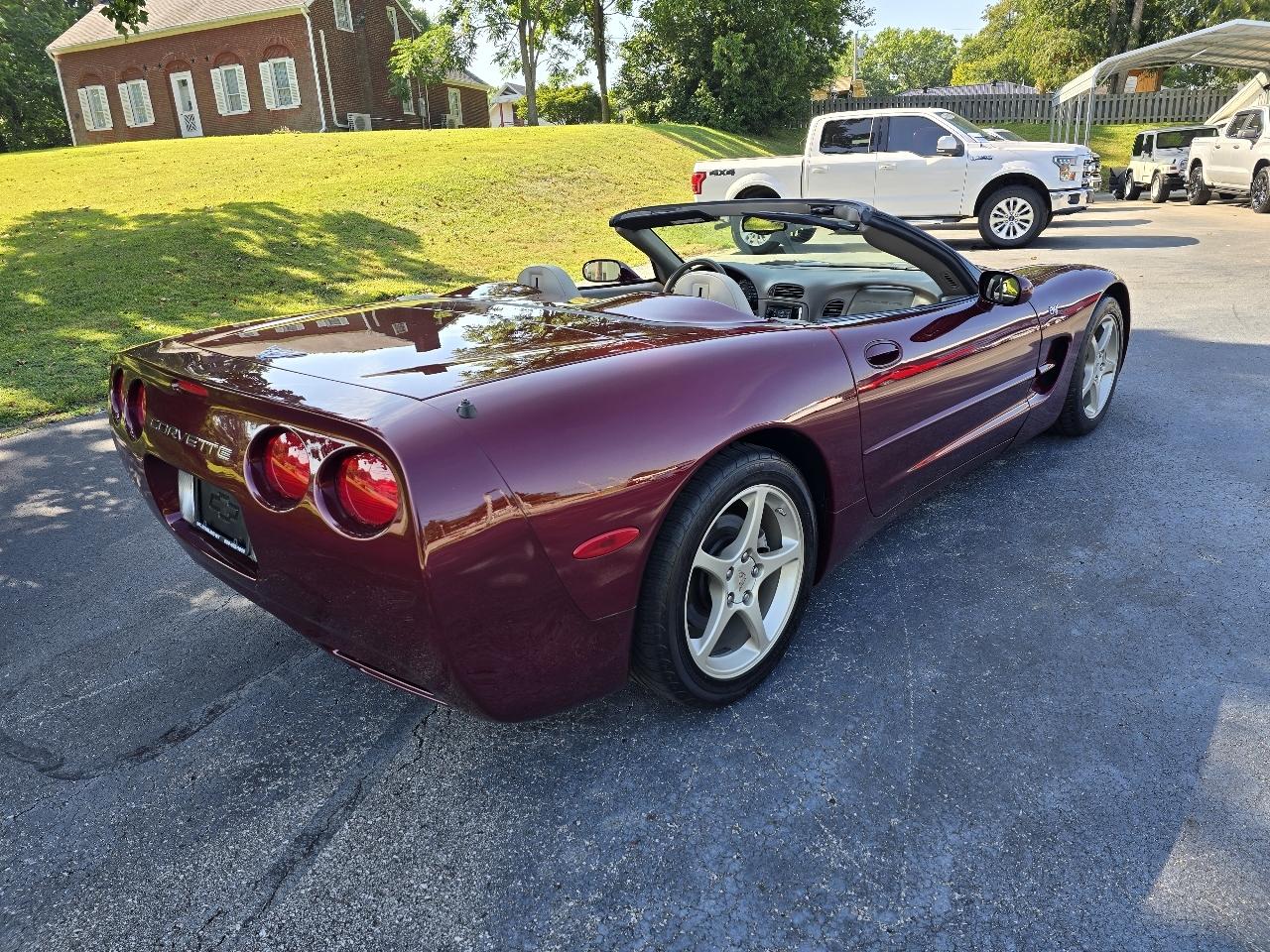 Chevrolet Corvette 2dr Conv w/2LT 2003