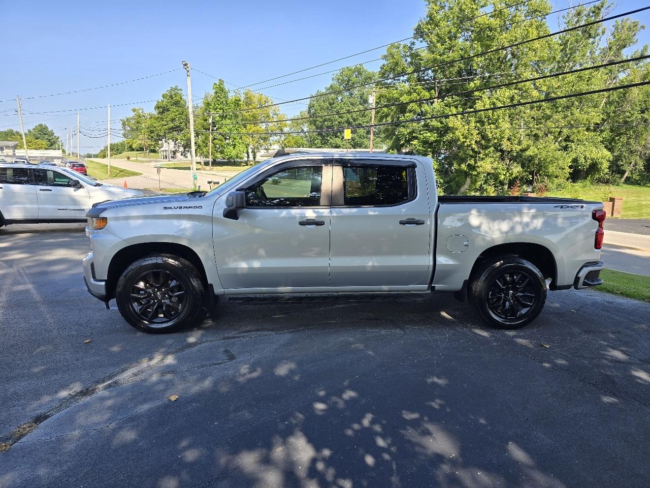 Chevrolet Silverado 1500 4WD Crew Cab 143.5" Custom 2021