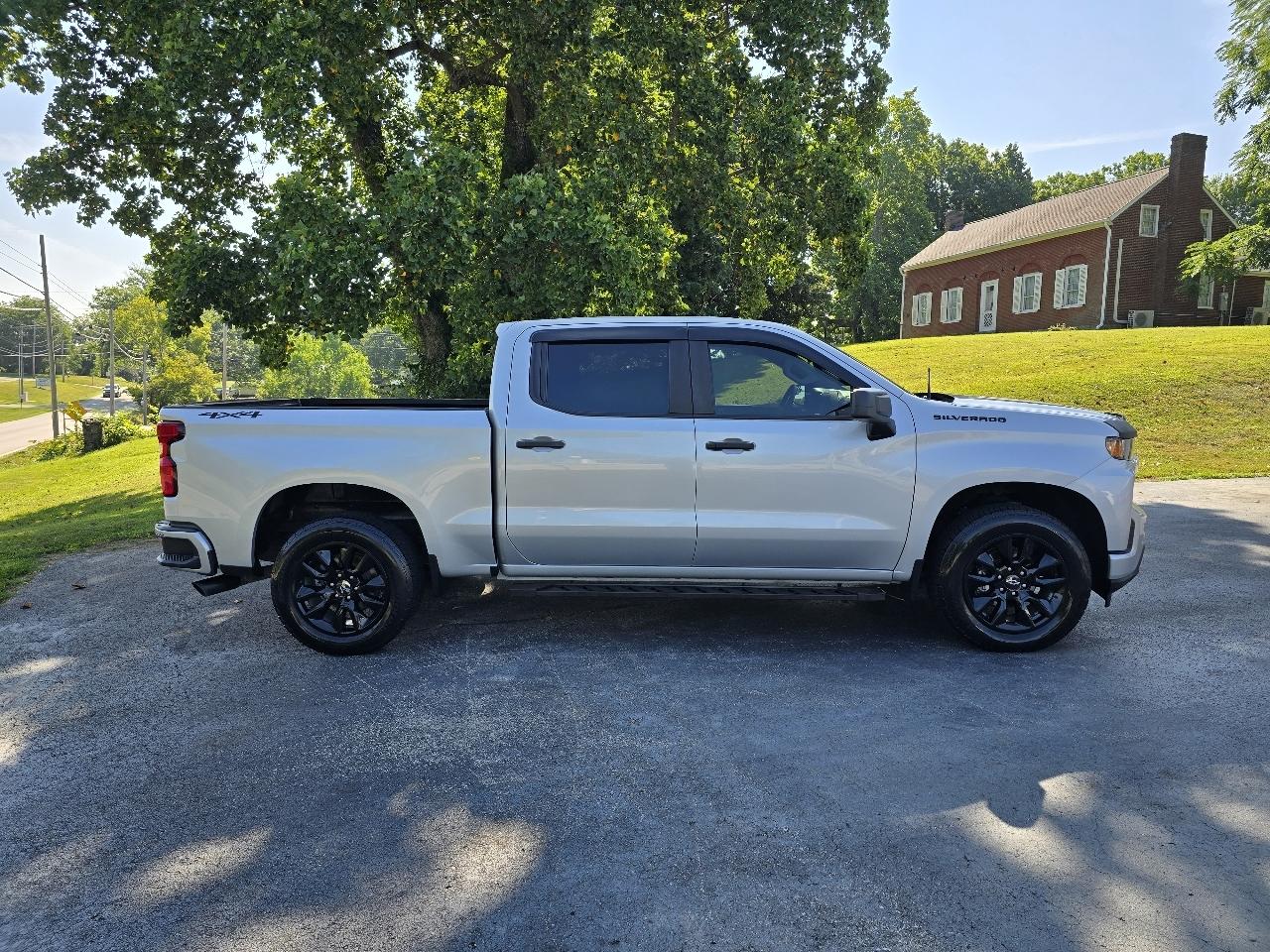 Chevrolet Silverado 1500 4WD Crew Cab 143.5" Custom 2021