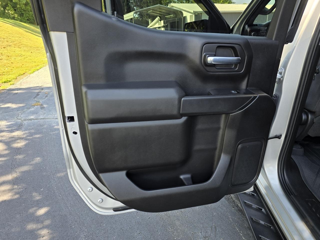 Chevrolet Silverado 1500 4WD Crew Cab 143.5" Custom 2021