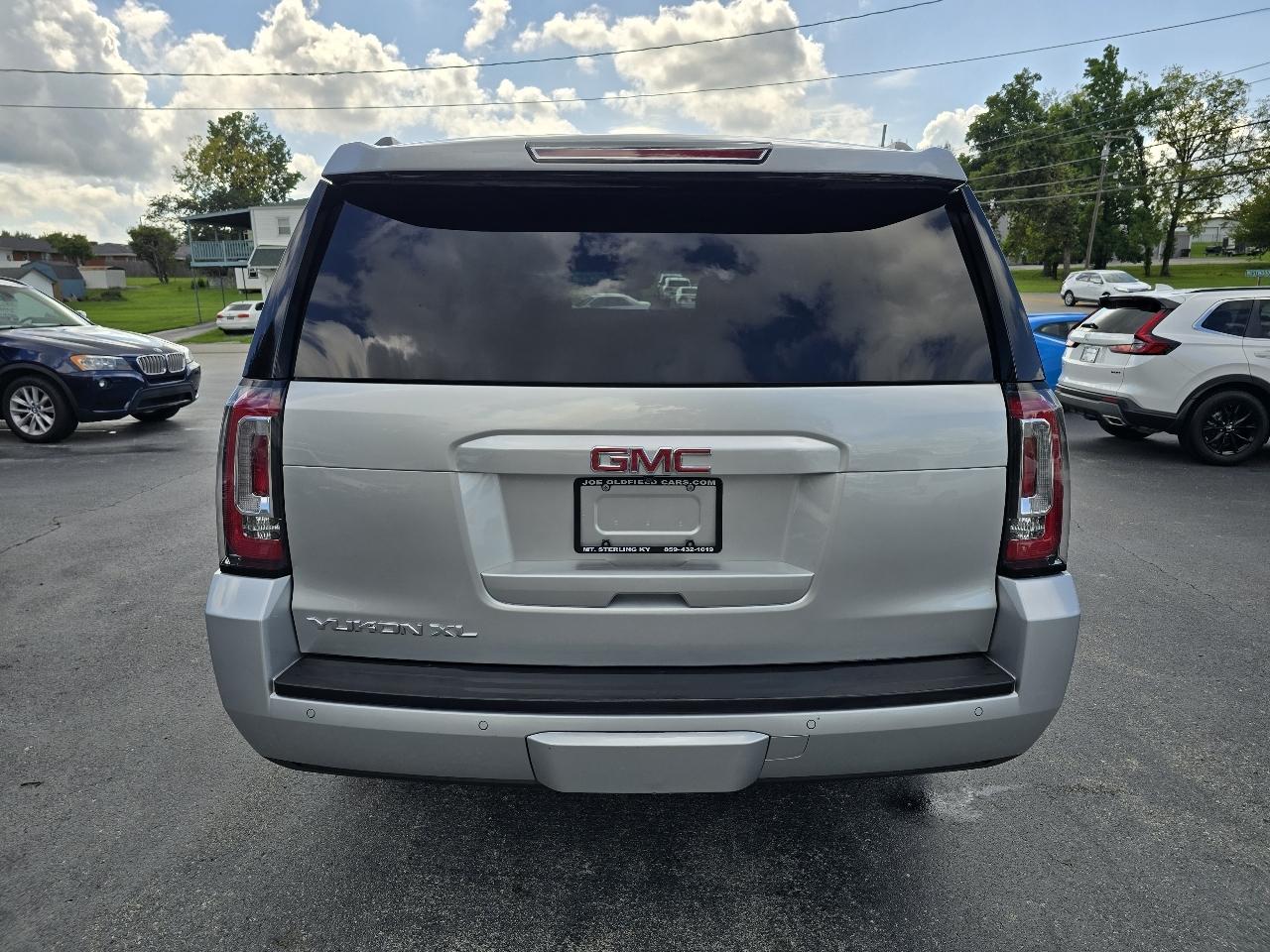 GMC Yukon XL SLT 4WD 2017