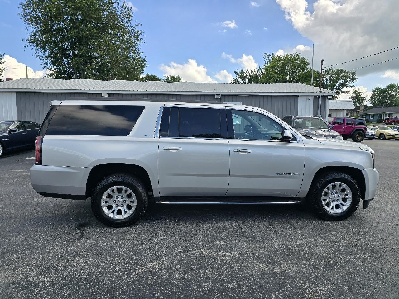 GMC Yukon XL SLT 4WD 2017