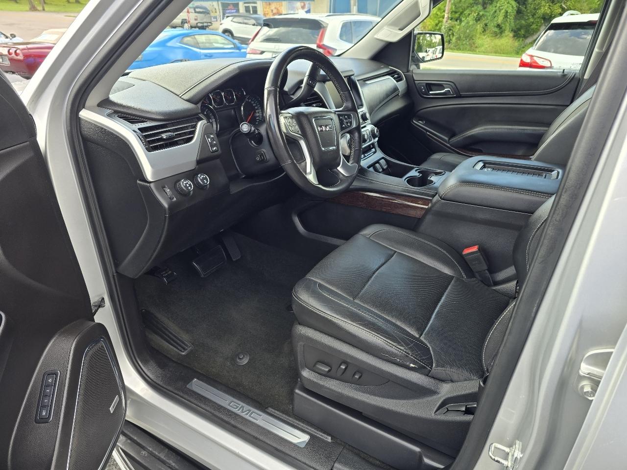 GMC Yukon XL SLT 4WD 2017
