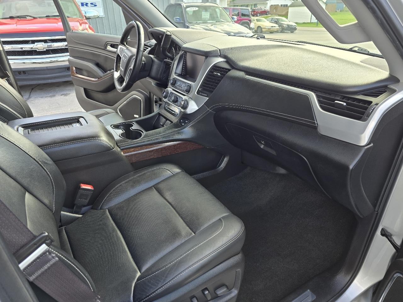 GMC Yukon XL SLT 4WD 2017