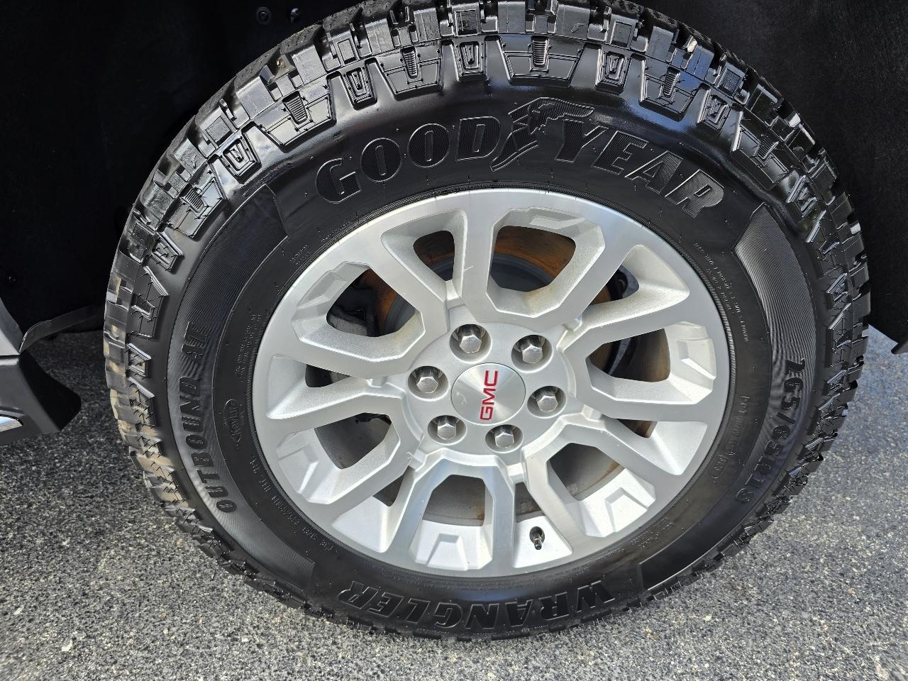 GMC Yukon XL SLT 4WD 2017