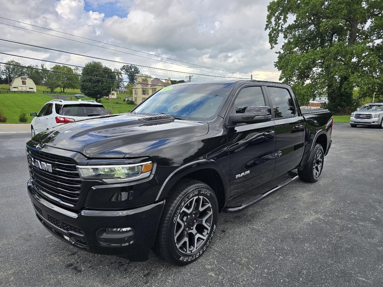 2025 RAM 1500 Laramie Crew Cab SWB 4WD
