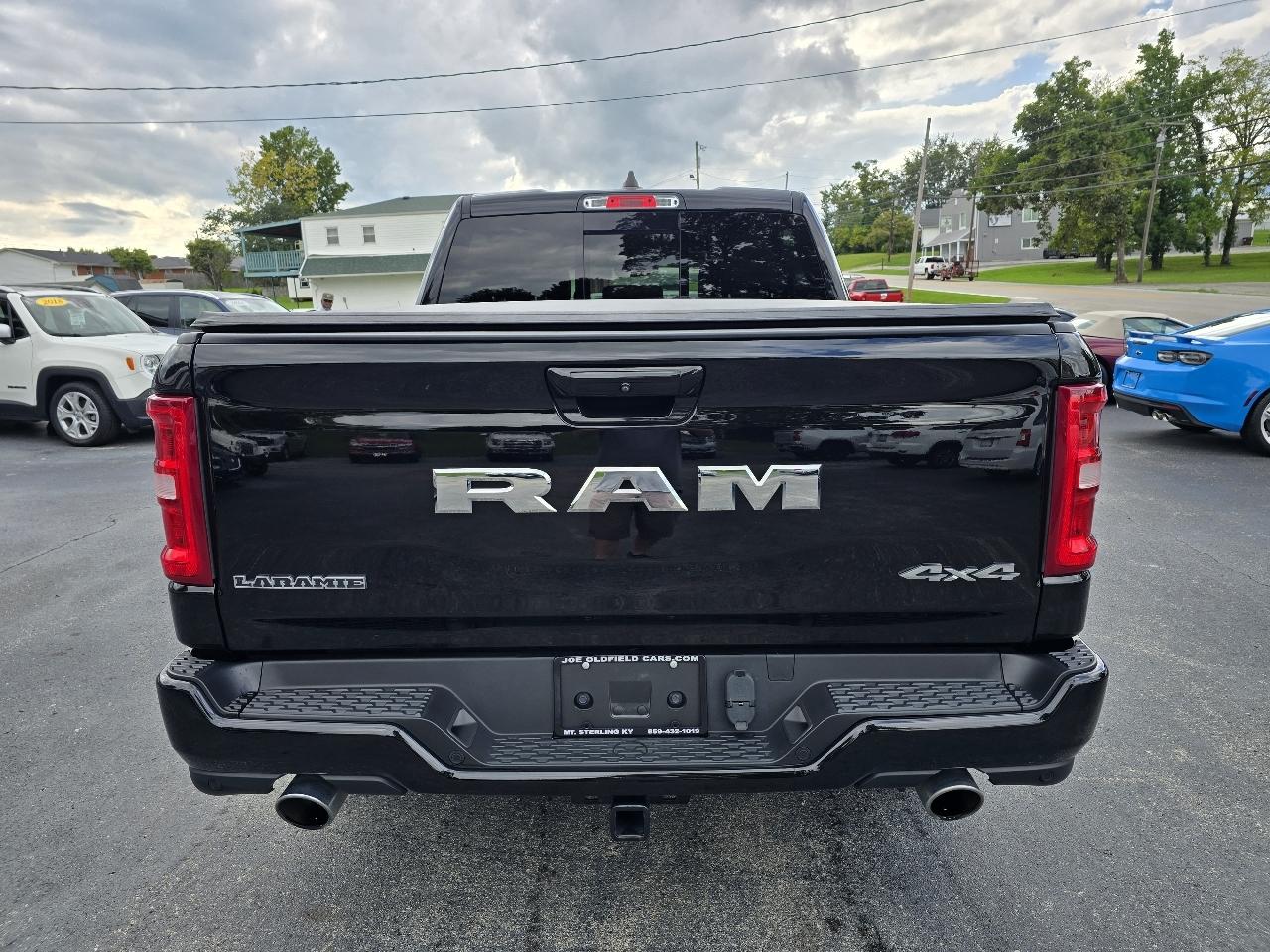 RAM 1500 Laramie Crew Cab SWB 4WD 2025