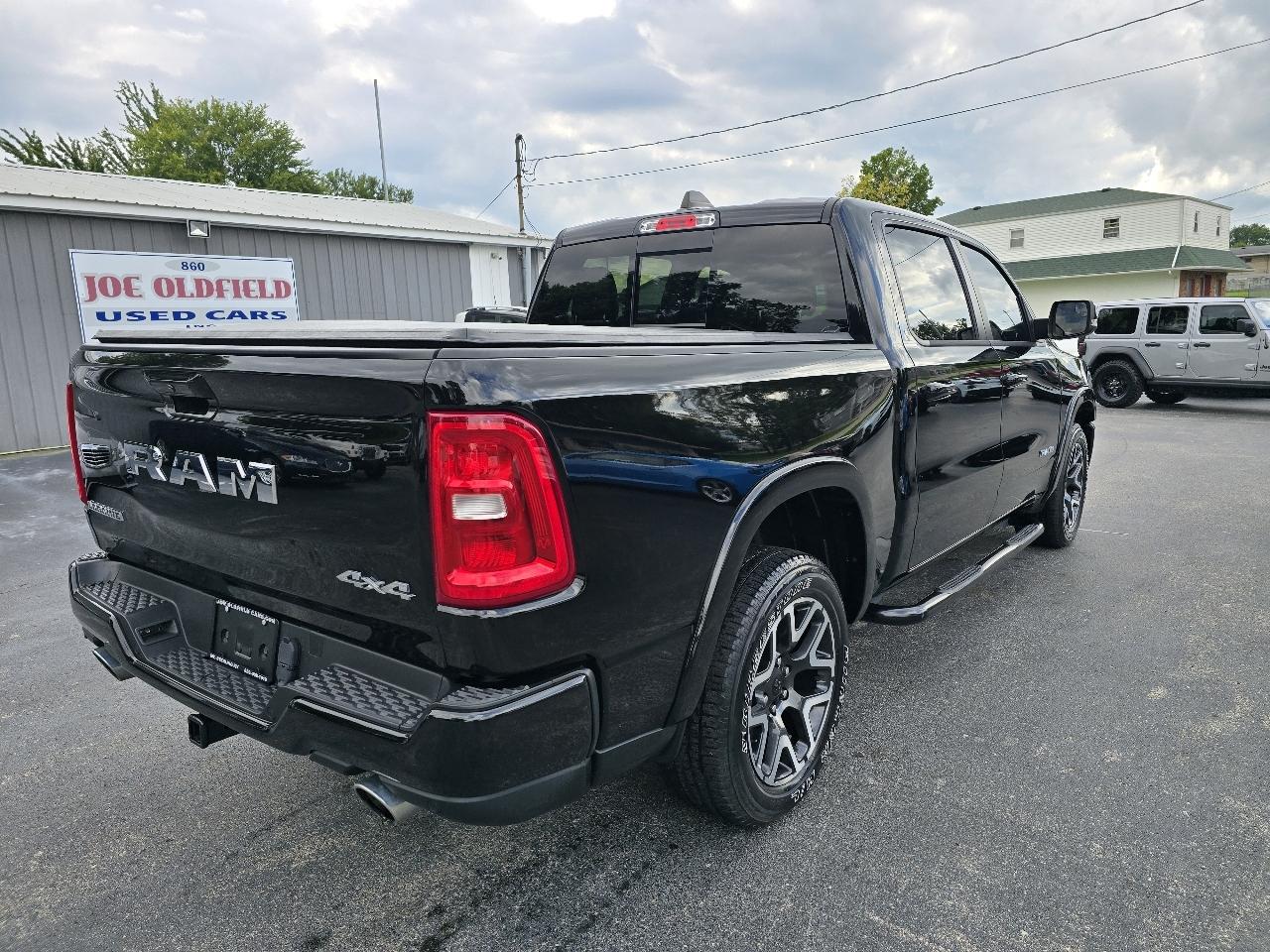 RAM 1500 Laramie Crew Cab SWB 4WD 2025