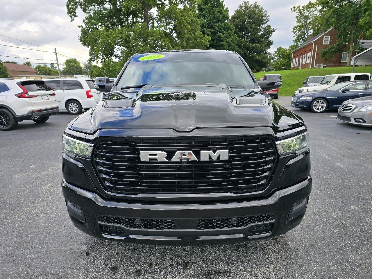 RAM 1500 Laramie Crew Cab SWB 4WD 2025
