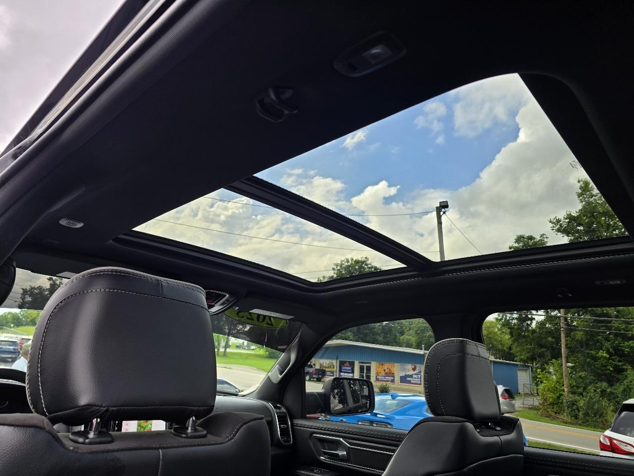RAM 1500 Laramie Crew Cab SWB 4WD 2025