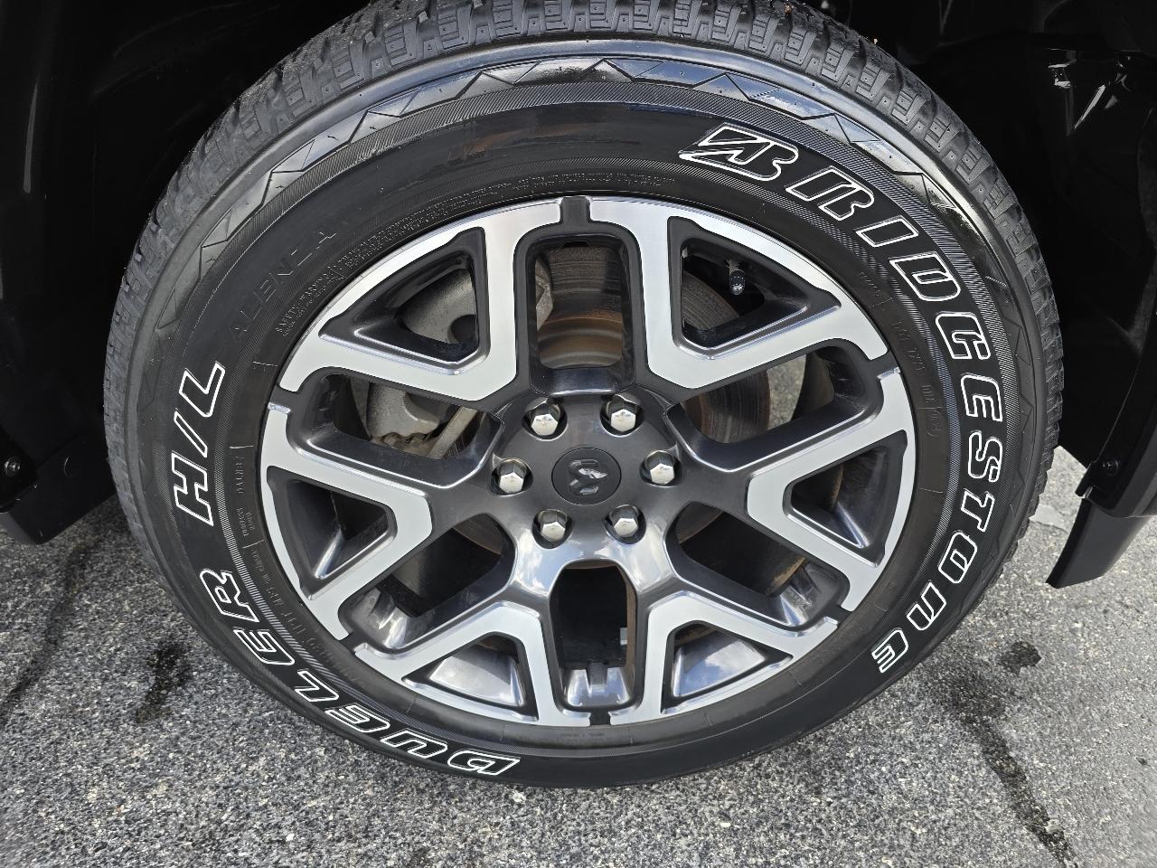 RAM 1500 Laramie Crew Cab SWB 4WD 2025