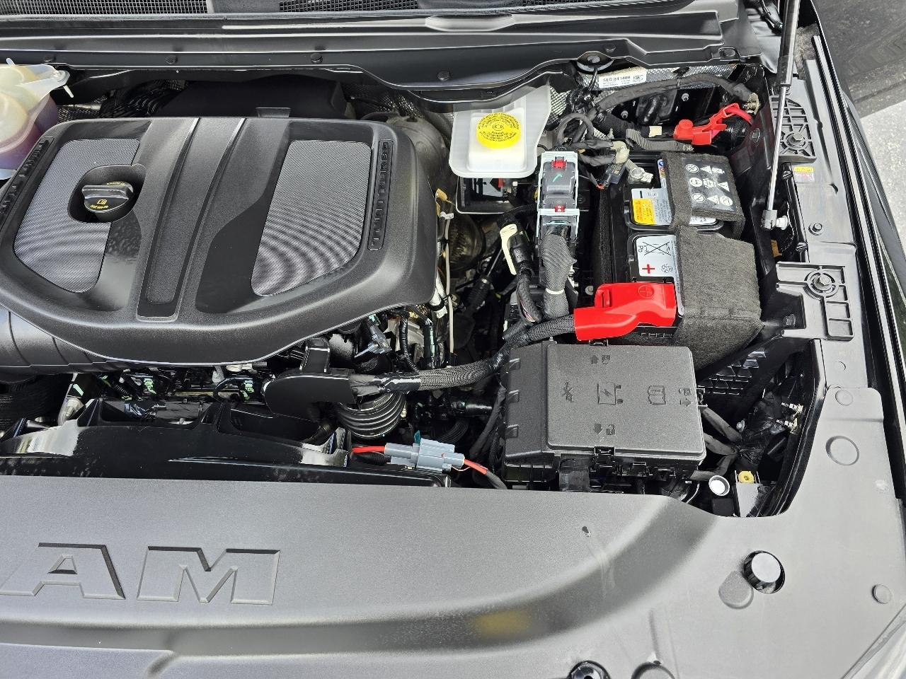 RAM 1500 Laramie Crew Cab SWB 4WD 2025